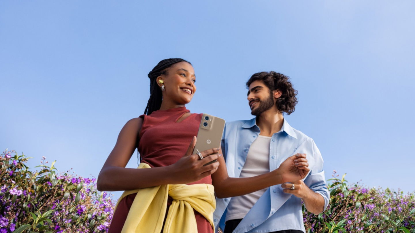 Así es la nueva generación de Motorola: el móvil con la batería más grande de su segmento y la colección con Swarovski llega a España