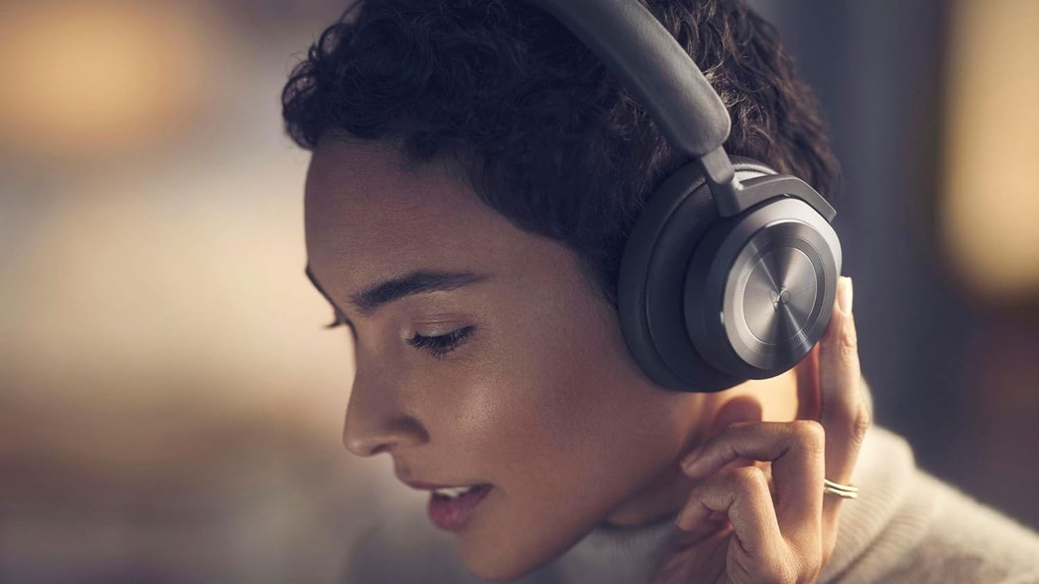 Bang & Olufsen Beoplay HX