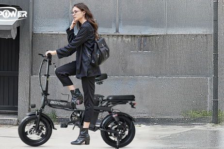 Olvídate del tráfico: esta bicicleta eléctrica plegable con suspensión multietapa lo hace todo por ti