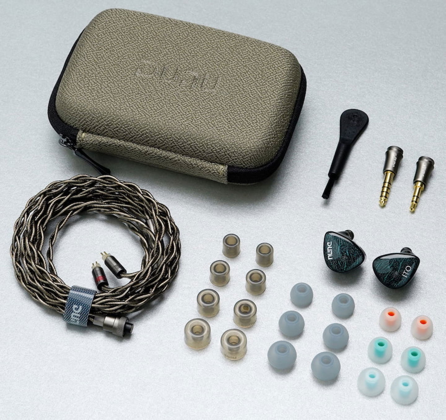 Dos gigantes de los IEMs se han unido para crear unos auriculares híbridos que prometen mucho por 164 euros