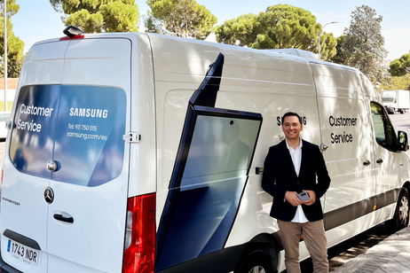 Así es la furgoneta de Galaxy Premium Repair por dentro: el servicio de Samsung que va hasta la puerta de tu casa para reparar tu móvil