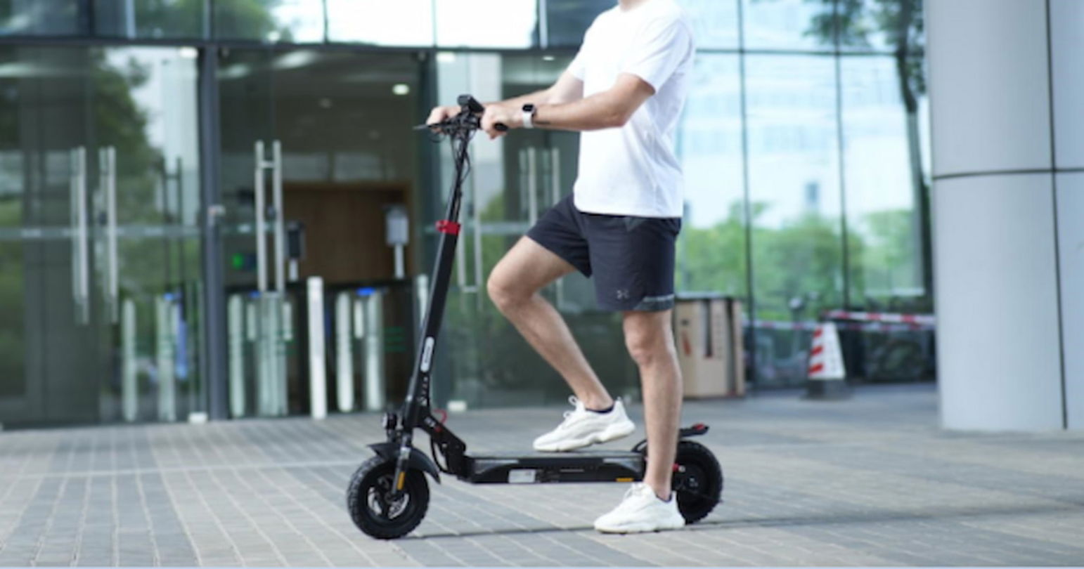 Hazte con este genial patinete eléctrico de iScooter a un precio de derribo