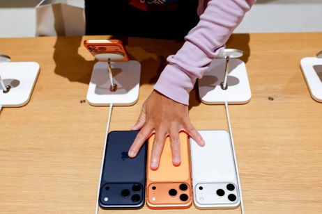 El 'secreto' de la Apple Store: el truco casero para eliminar los arañazos del iPhone 17 (y necesitas sal) El 'secreto' de la Apple Store: el truco casero para eliminar los arañazos del iPhone 17 (y necesitas sal)