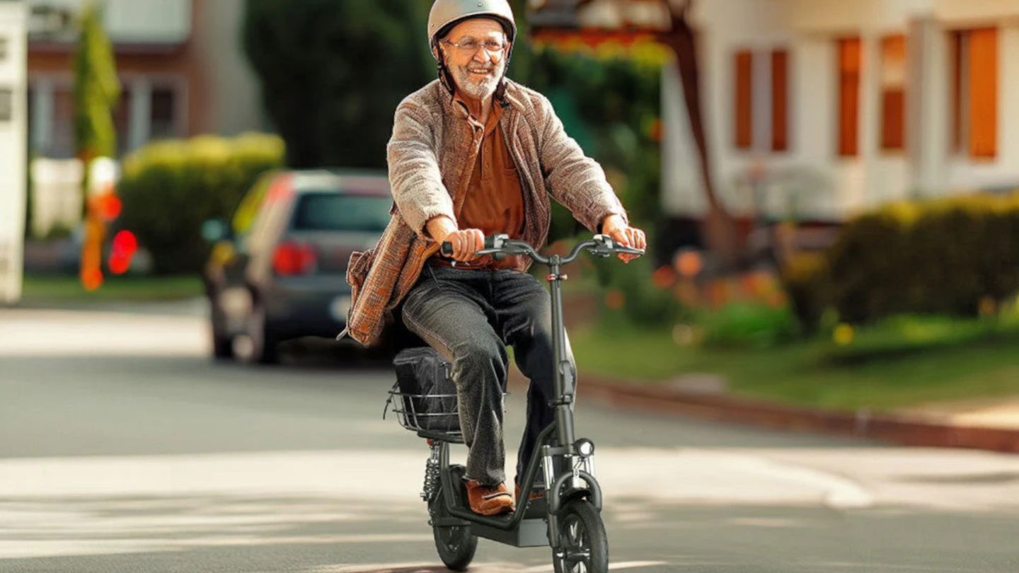 Más que un patinete: el plegable con asiento y cesta que convierte recados y trayectos en placer