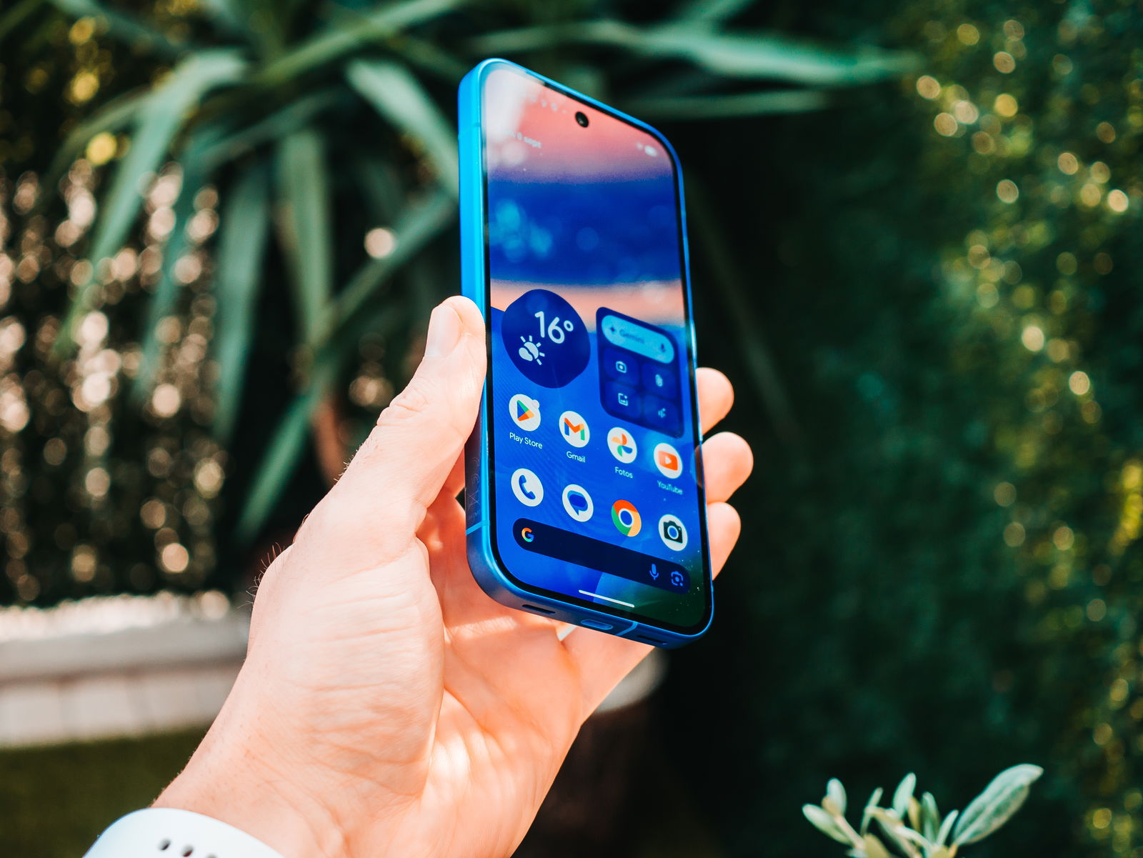 Lateral del Pixel 10