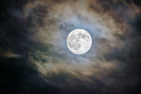 "Vamos a bombardear el espacio": la NASA estudia usar bombas nucleares para destruir un asteroide que amenaza la Luna "Vamos a bombardear el espacio": la NASA estudia usar bombas nucleares para destruir un asteroide que amenaza la Luna