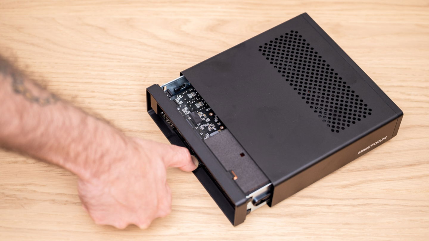 Minisforum MS-A2: la mini estación de trabajo AMD con conectividad 10 GbE y máxima expansión