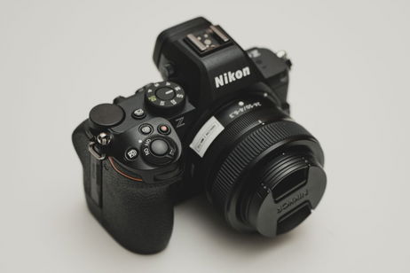 Hemos probado la Nikon Z5 II: adiós a la lentitud, es la cámara híbrida full-frame que todos queríamos