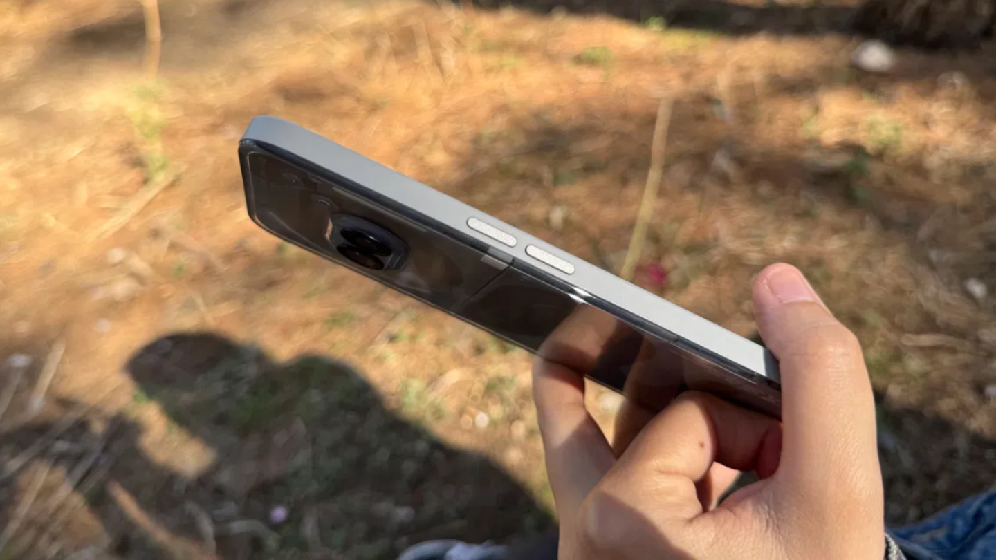 phone 2(a) Plus.