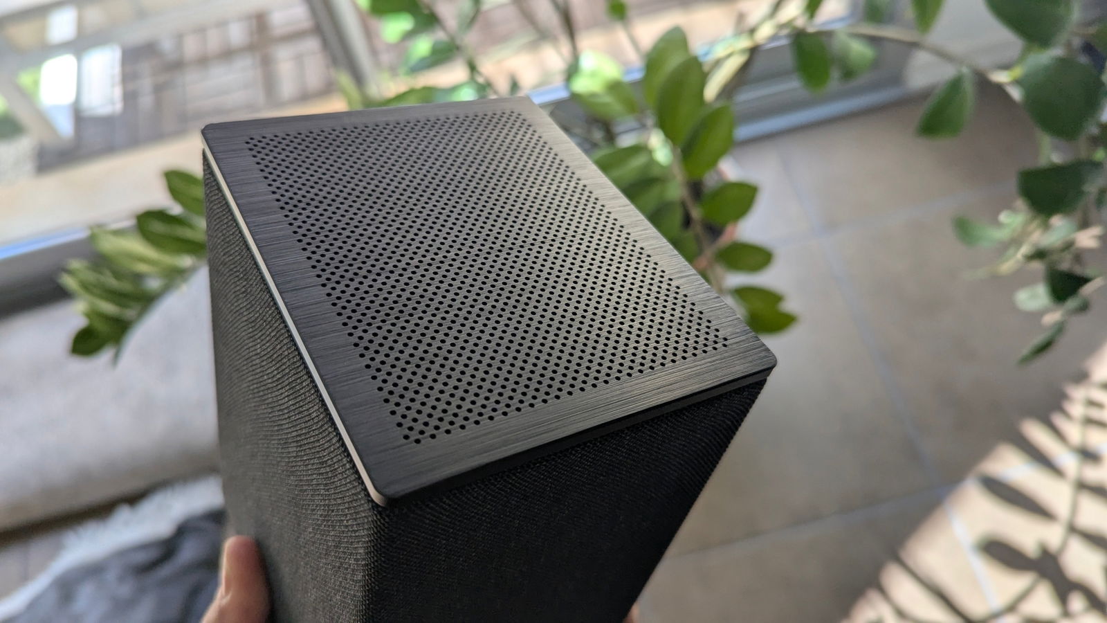 TCL Q85H Pro surround