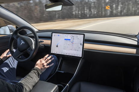 Tesla anima a los conductores cansados a usar el "Autopilot" a pesar de los riesgos