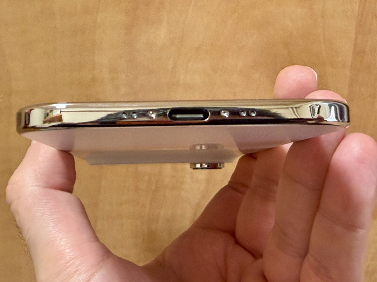 USB-C del iPhone Air