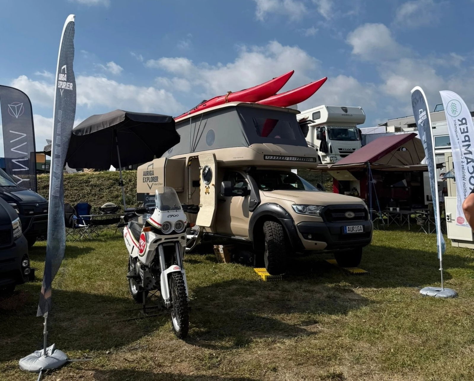 Esta camper es prácticamente un hogar con ruedas: es impresionante