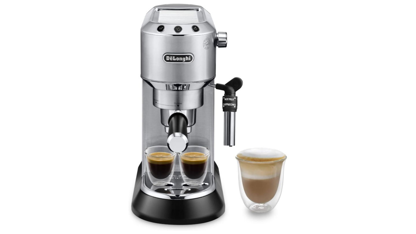 La De'Longhi que cabe en cualquier encimera y te hace unas cafés de escándalo está baratísima