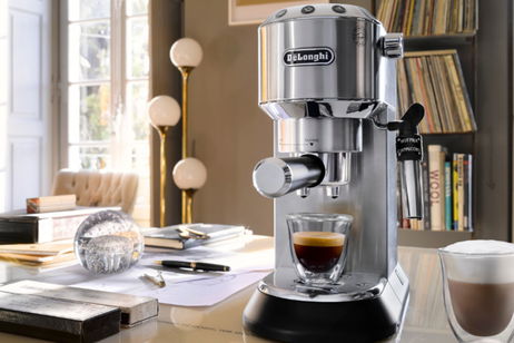 La De'Longhi que cabe en cualquier encimera y te hace unas cafés de escándalo está baratísima La De'Longhi que cabe en cualquier encimera y te hace unas cafés de escándalo está baratísima