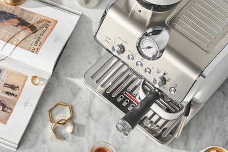 El café es un arte, y tú serás un artista con esta cafetera especial de De'Longhi con 160 euros de descuento