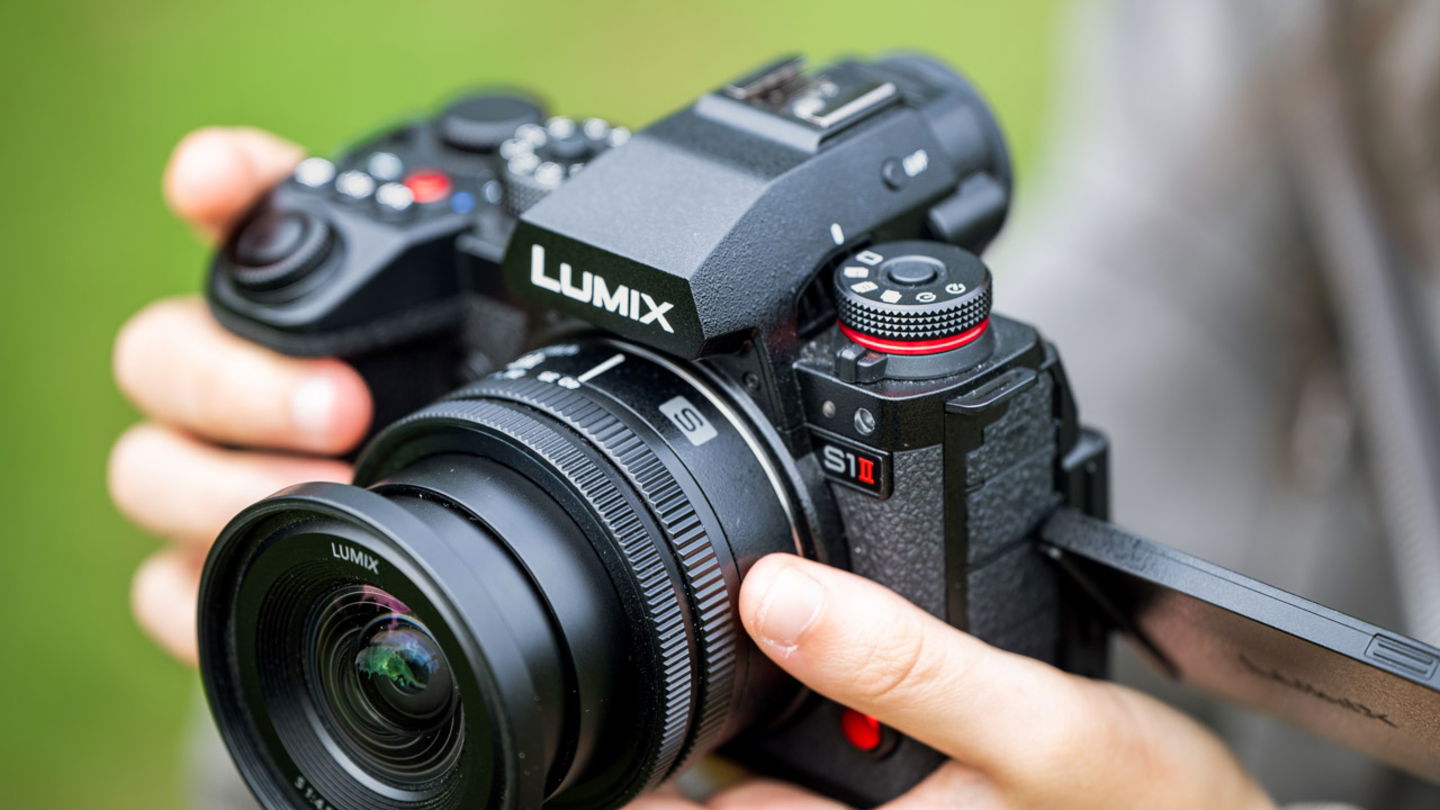 Parte superior de la Panasonic Lumix S1 II