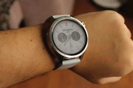 Este es el smartwatch que muchos miran en Black Friday por menos de 100 euros