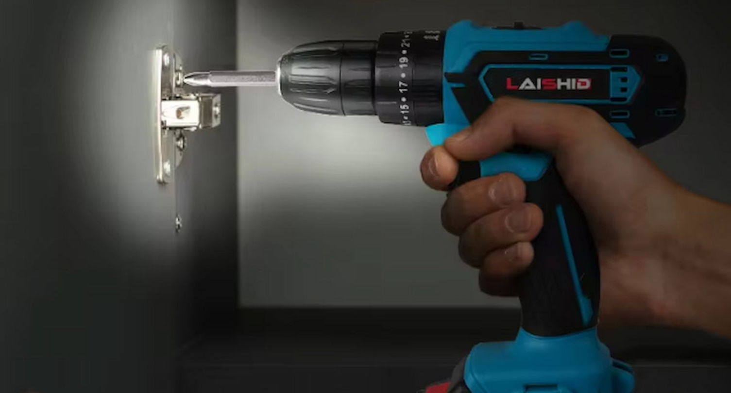Este taladro inalámbrico cuenta con un montón de características y accesorios