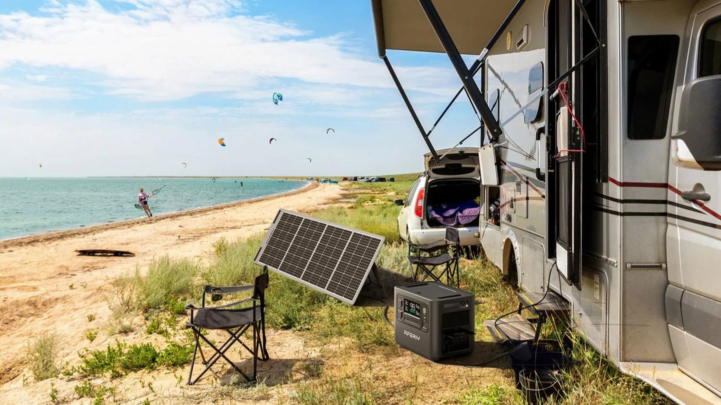 El generador solar portátil que da energía para todo lo que se te ocurra (hasta 12 dispositivos al mismo tiempo), está a mitad de precio en Amazon