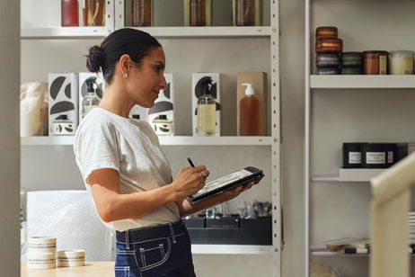 El portátil premium de HP que se convierte en tablet, con Intel Ultra 7-258V y 1 TB SSD, tiene más de 430 euros de descuento El portátil premium de HP que se convierte en tablet, con Intel Ultra 7-258V y 1 TB SSD, tiene más de 430 euros de descuento