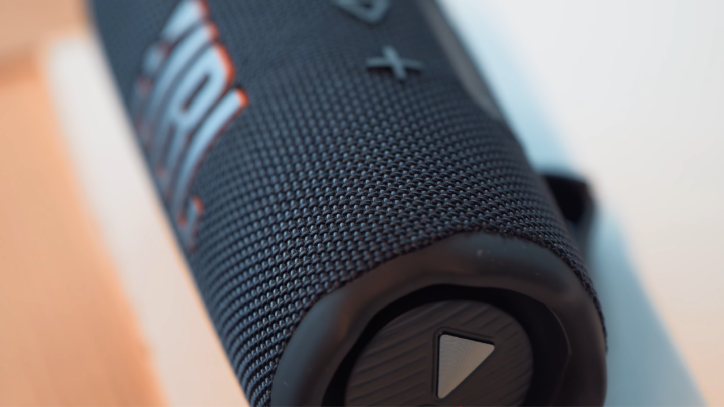 Este altavoz se está vendiendo como churros: potente, resistente y con un sonido que engancha