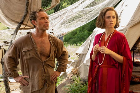 Jude Law y Ana de Armas se pierden en el paraíso: Prime Video estrena el thriller inspirado en el misterio real de las Galápagos Jude Law y Ana de Armas se pierden en el paraíso: Prime Video estrena el thriller inspirado en el misterio real de las Galápagos