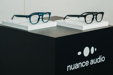 Así son las nuevas gafas Nuance Audio: la solución invisible para personas con pérdida auditiva ya está disponible en España