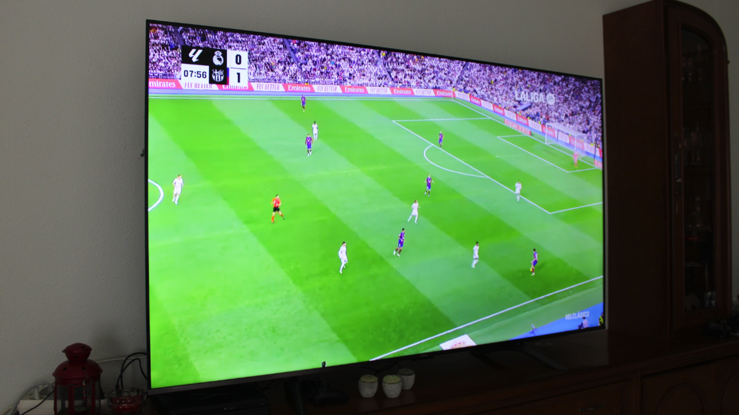 Partido de fútbol en la Xiaomi TV F Pro 75 2026