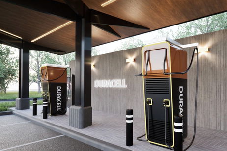 Duracell ha creado su propia red de cargadores eléctricos para coches. Y sí, son tal y como te los imaginas
