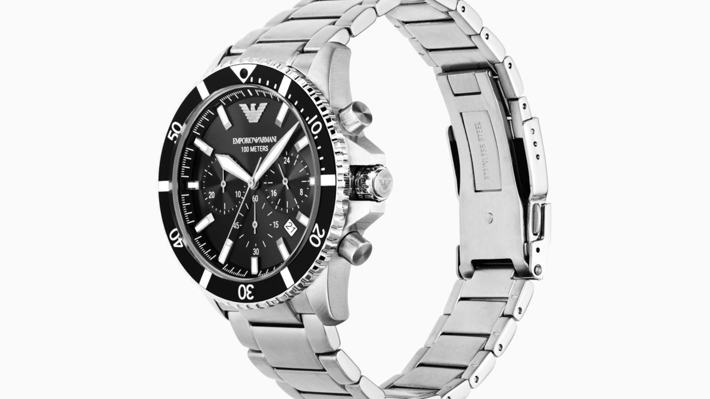 El reloj más versátil de Armani ahora cuesta mucho menos de lo que imaginas
