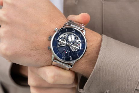 Este reloj Tommy Hilfiger, con correa metálica, cronógrafo y presencia, está ahora al precio perfecto, con un 40% de descuento Este reloj Tommy Hilfiger, con correa metálica, cronógrafo y presencia, está ahora al precio perfecto, con un 40% de descuento