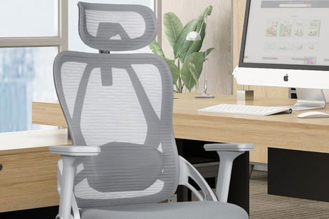 Cae al precio mínimo en Amazon esta silla ergonómica con cuatro puntos de apoyo por menos de 70 euros