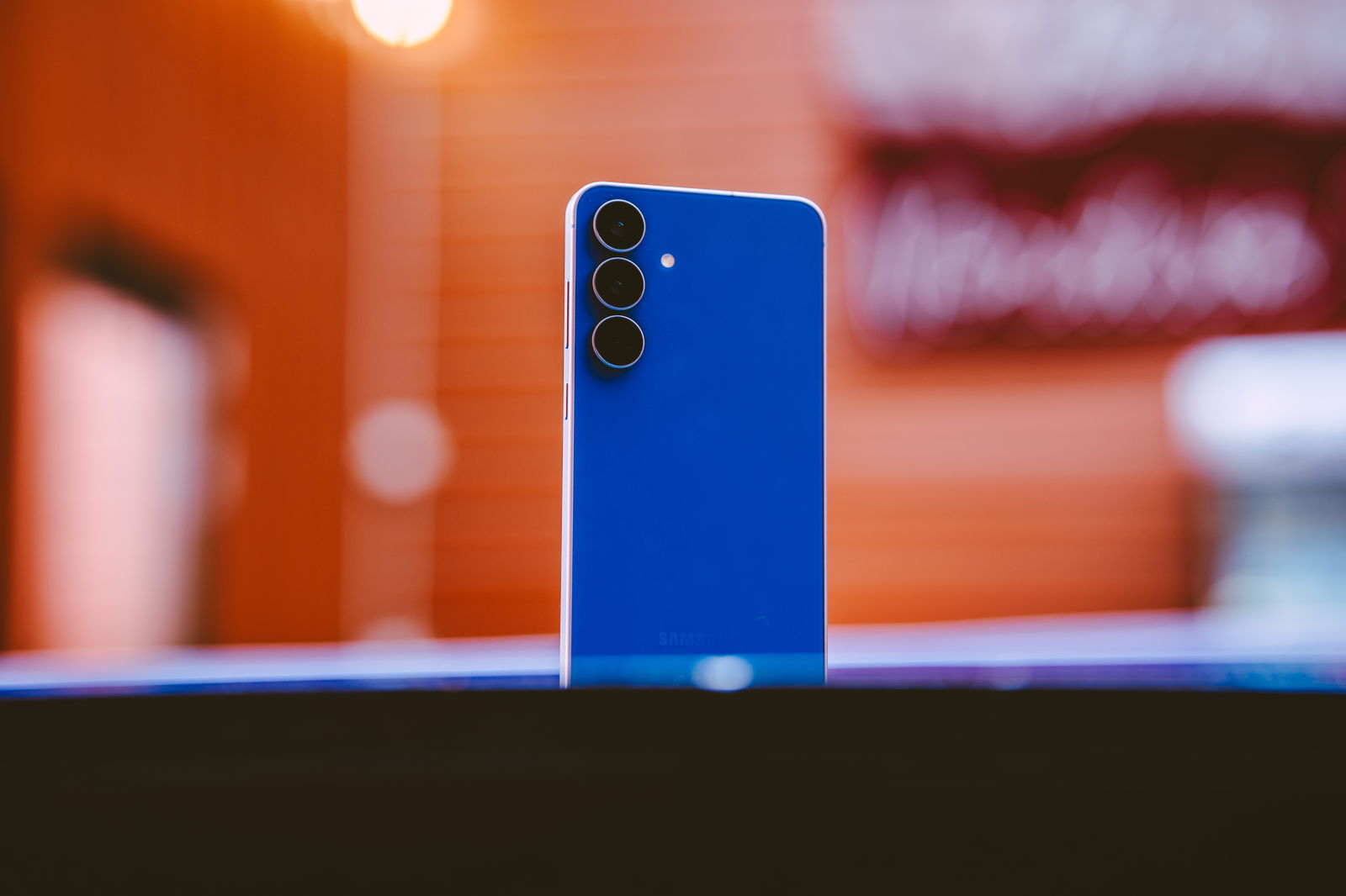 Samsung Galaxy S25 FE, análisis: un buen teléfono de gama alta que tiene al enemigo en casa