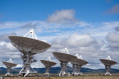 ¿Por qué el universo está en silencio? La teoría de que la IA extraterrestre vuelve "invisibles" a las civilizaciones avanzadas