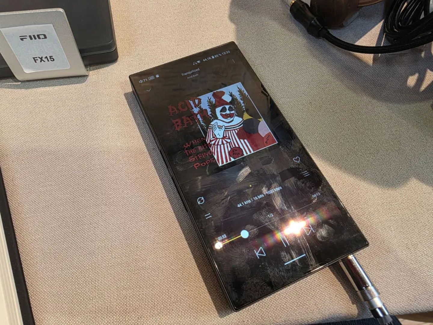 Así suena la música cuando la sacas del teléfono: una salida del infierno algorítmico