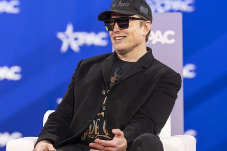 Es fácil decirlo cuando eres el hombre más rico del mundo: Musk pide que dejes de ahorrar porque la IA traerá una "abundancia infinita"