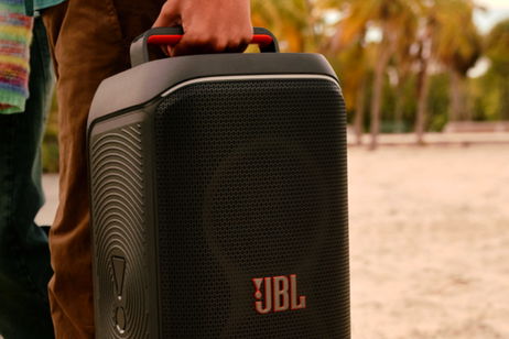 El altavoz que falta en tus fiestas: lo firma JBL y tiene potencia bestial, 12 horas de batería y descuentazo El altavoz que falta en tus fiestas: lo firma JBL y tiene potencia bestial, 12 horas de batería y descuentazo