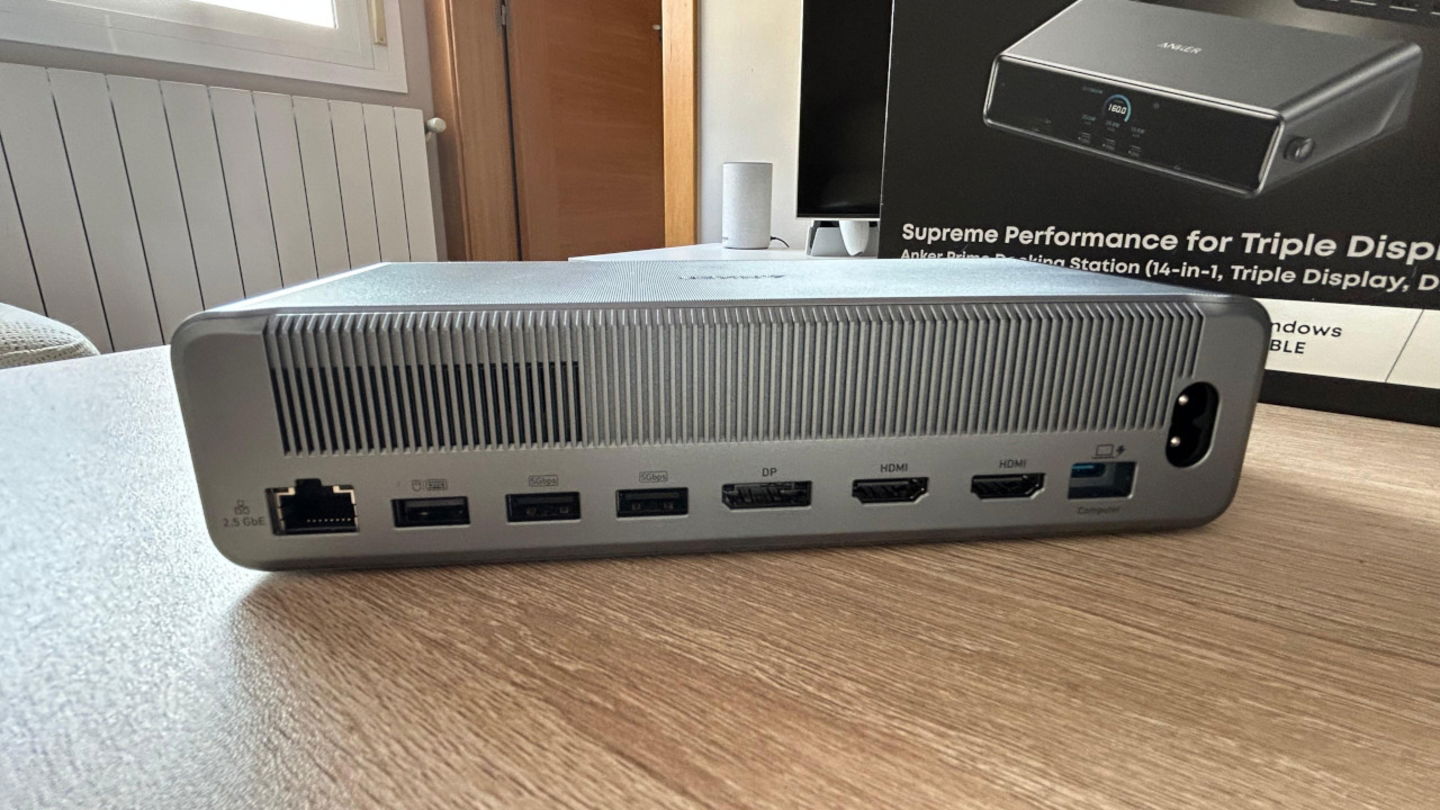 Probamos la Anker Prime Docking Station 14 en 1: un monstruo de puertos para dominar tu escritorio