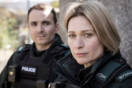 No podrás dejar de ver esta serie policíaca repleta de drama y acción: tiene 3 temporadas y está disponible completa en streaming No podrás dejar de ver esta serie policíaca repleta de drama y acción: tiene 3 temporadas y está disponible completa en streaming