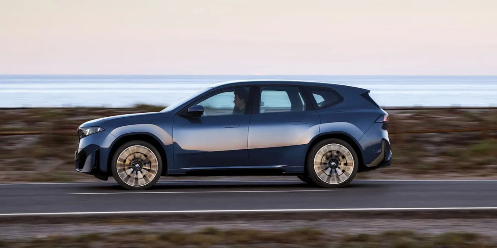 El nuevo SUV eléctrico de BMW consigue recorrer más de 1.000 kilómetros con una sola carga