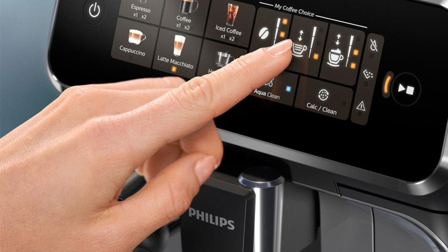 Silencio, crema y aroma: esta es la Philips superautomática (con gran descuento) que está revolucionando las mañanas