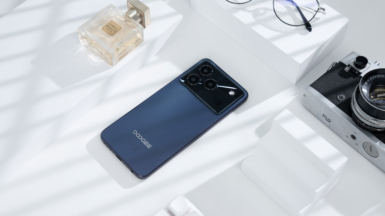 DOOGEE N56 color azul