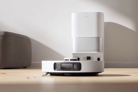 Bestial caída para uno de los robots aspiradores más potentes con base de vaciado y fregado premium