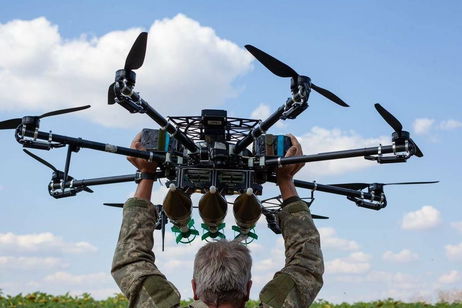 Elon Musk, creador de SpaceX, desvela cómo será la guerra del futuro: "Los drones serán, abrumadoramente, lo que importe entre cualquier potencia con tecnología significativa" Elon Musk, creador de SpaceX, desvela cómo será la guerra del futuro: "Los drones serán, abrumadoramente, lo que importe entre cualquier potencia con tecnología significativa"