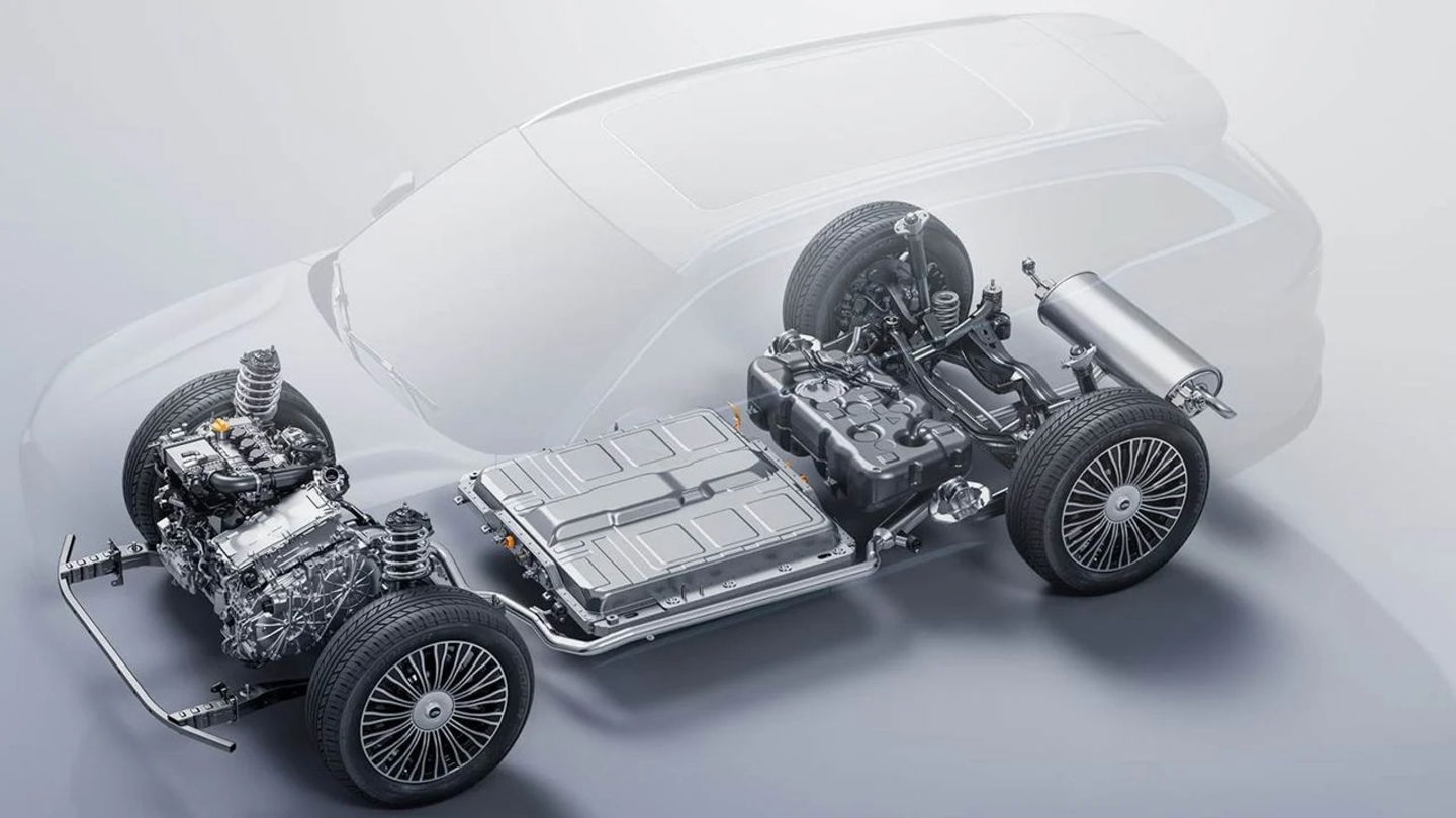 Nuevo EBRO s900 PHEV, una bestia híbrida con 425 CV y 140 km de autonomía eléctrica