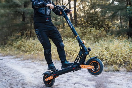 Una bestia de dos ruedas ha caído en picado por el Black Friday: patinete con motor de 1000 W y autonomía de 70 kilómetros a precio de locos Una bestia de dos ruedas ha caído en picado por el Black Friday: patinete con motor de 1000 W y autonomía de 70 kilómetros a precio de locos