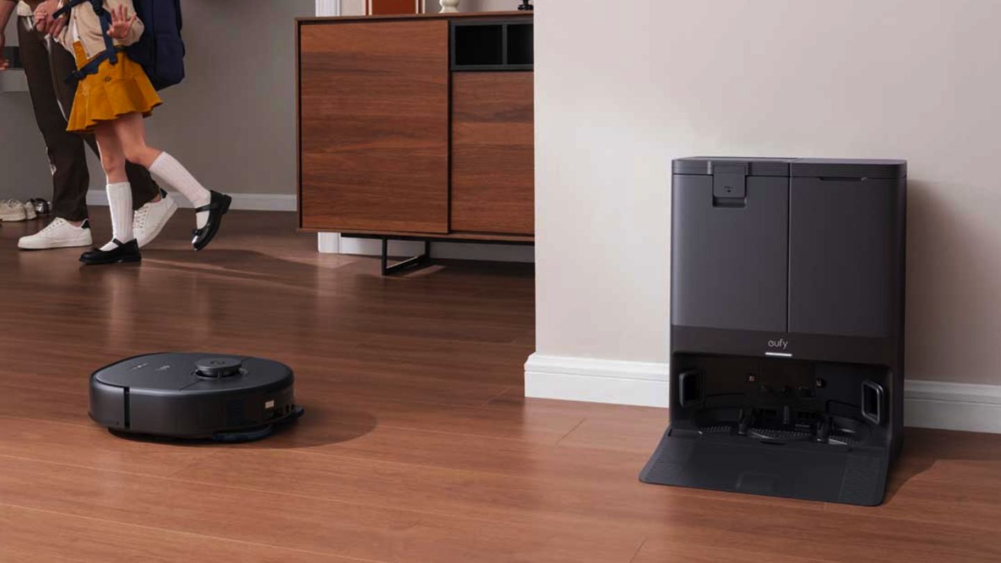 eufy X10 Pro Omni con base de autovaciado