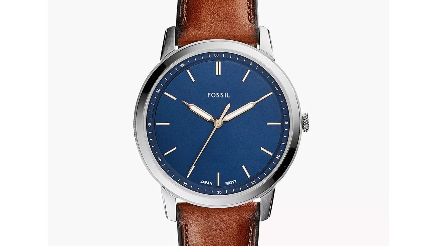 Este reloj Fossil con correa de piel es pura clase minimalista por mucho menos de lo que imaginas
