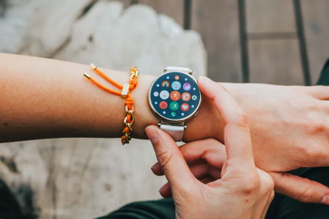 Cuando salió costaba casi 300 euros, pero hoy se puede comprar por apenas 100: este smartwatch de HUAWEI es un chollo épico